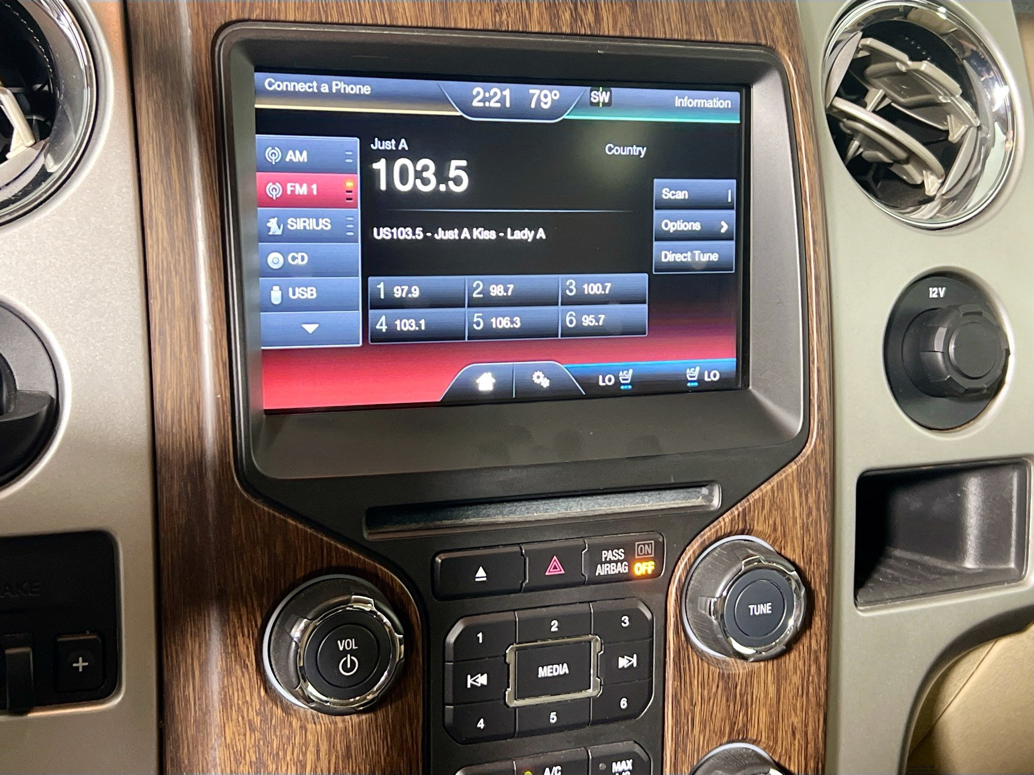 Used 2014 Ford F150 Lariat w/ Equipment Group 501A Mid RWD image 26