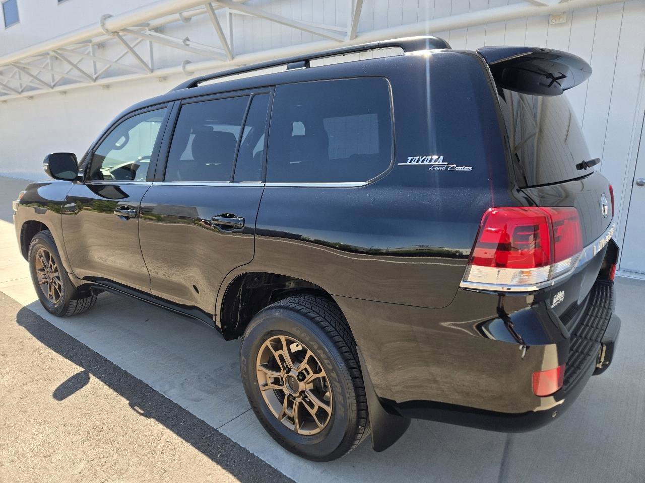 Used 2020 Toyota Land Cruiser Heritage Edition image 9
