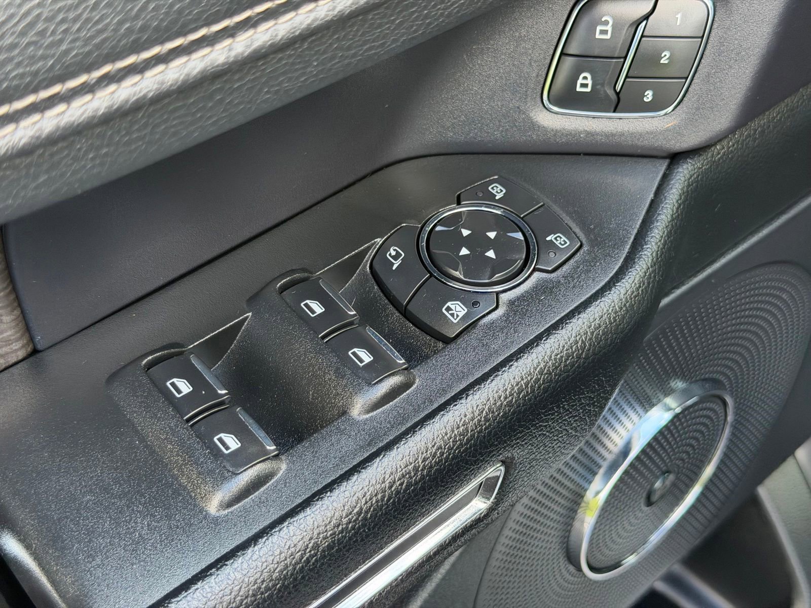 Used 2021 Ford Expedition Limited AWD/4WD image 13