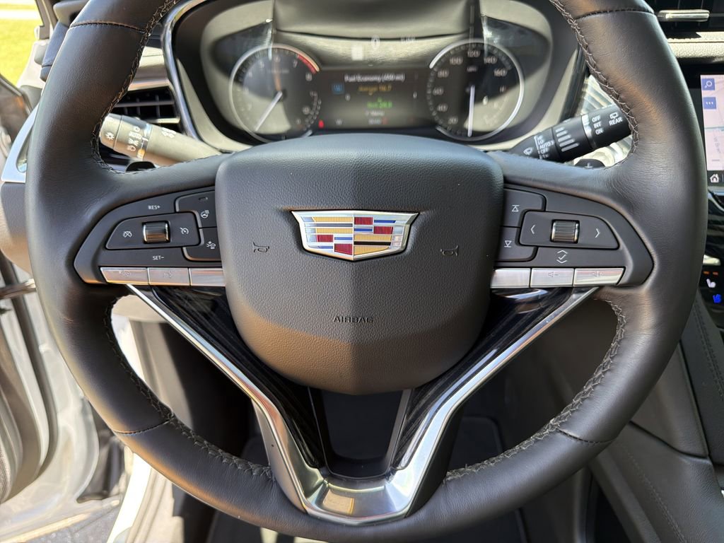 Certified 2025 Cadillac XT6 Premium Luxury FWD image 31