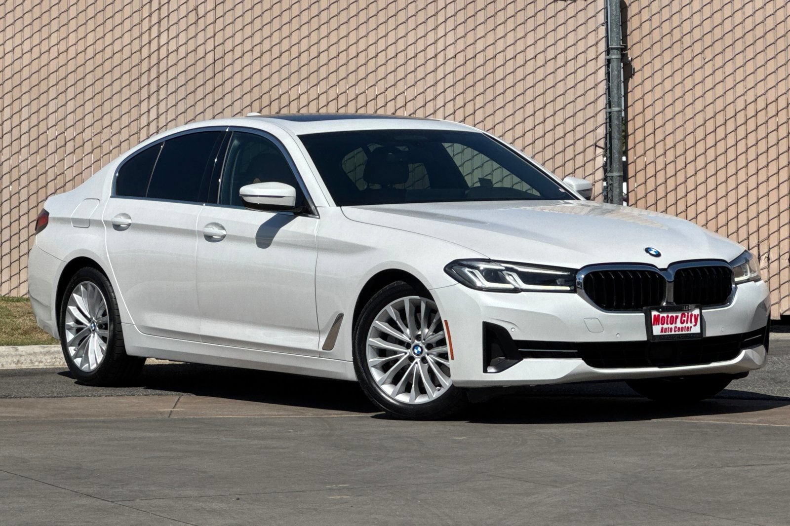 Used 2023 BMW 530i w/ Premium Package RWD image 2
