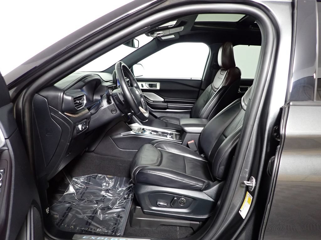 Used 2020 Ford Explorer Platinum w/ Premium Technology Package AWD/4WD image 26