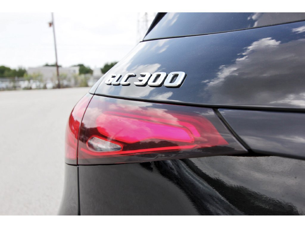 Used 2024 Mercedes-Benz GLC 300 4MATIC image 35