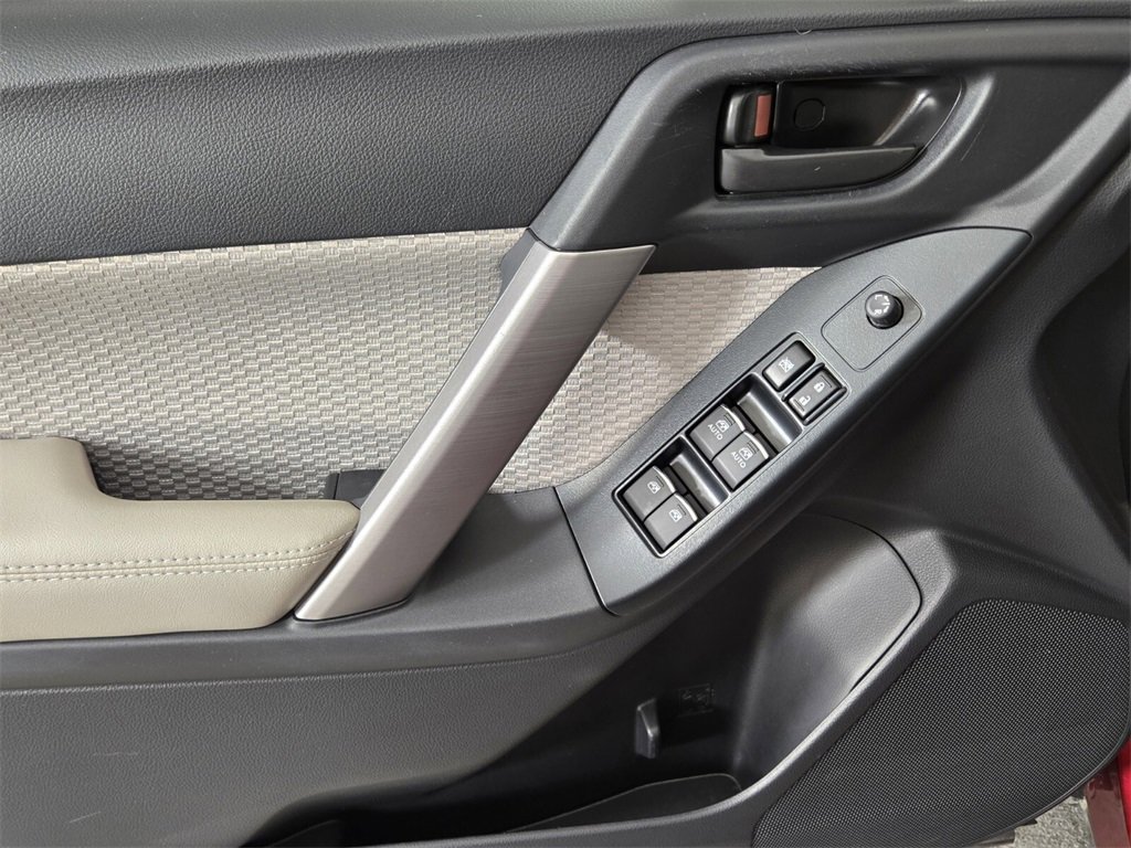 Used 2017 Subaru Forester 2.5i Premium image 24