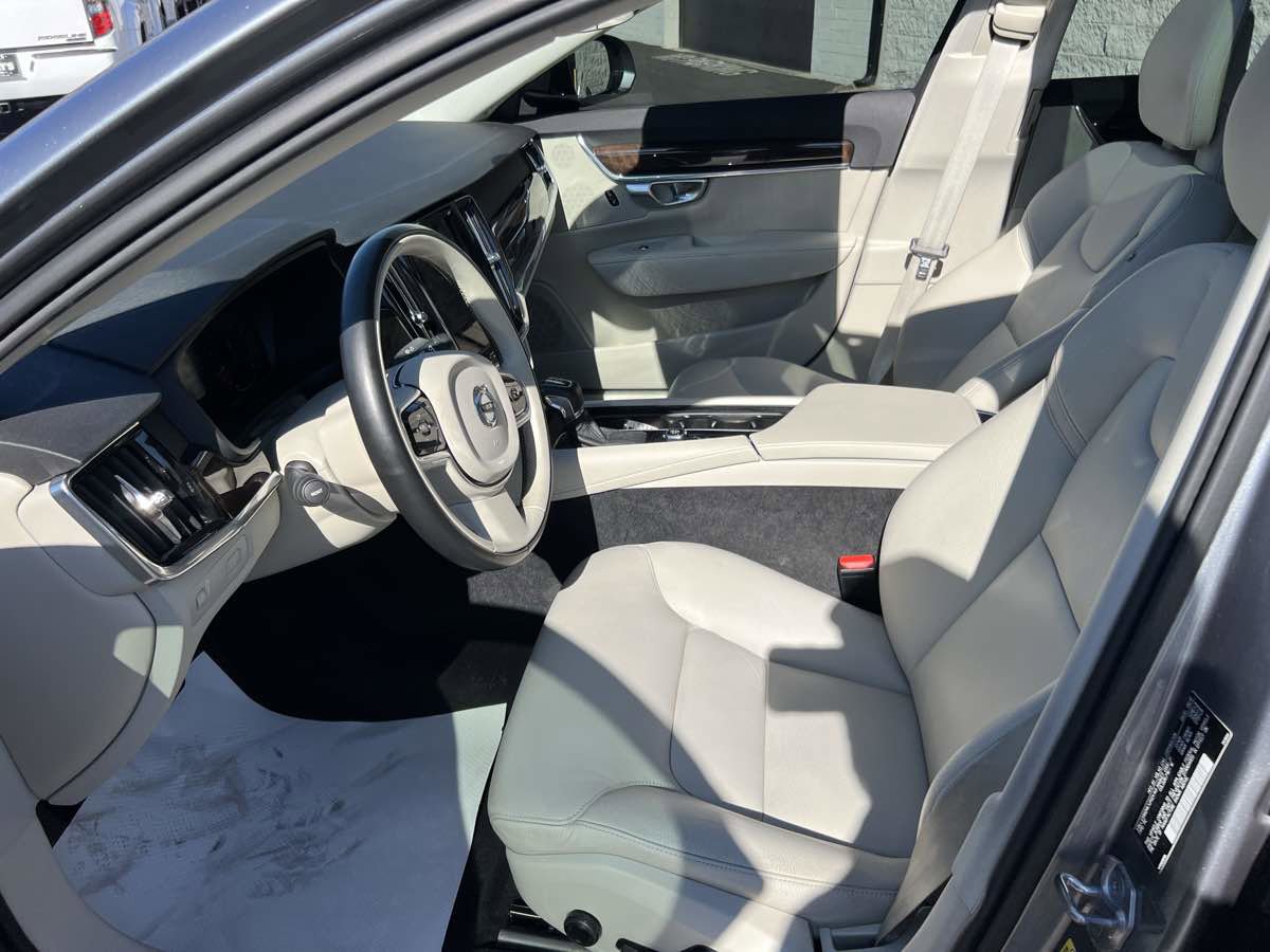 Used 2018 Volvo S90 T6 Momentum w/ Convenience Package image 10