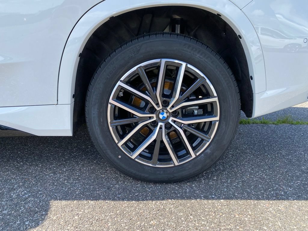 New 2026 BMW X1 xDrive28i w/ M Sport Package AWD/4WD image 5