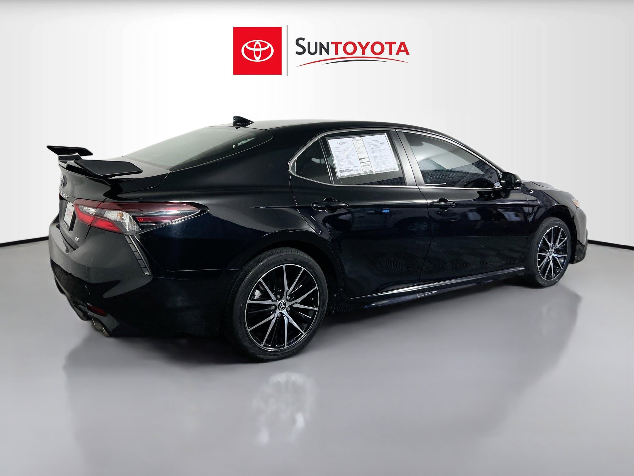 Used 2021 Toyota Camry SE w/ Audio Upgrade Package image 4