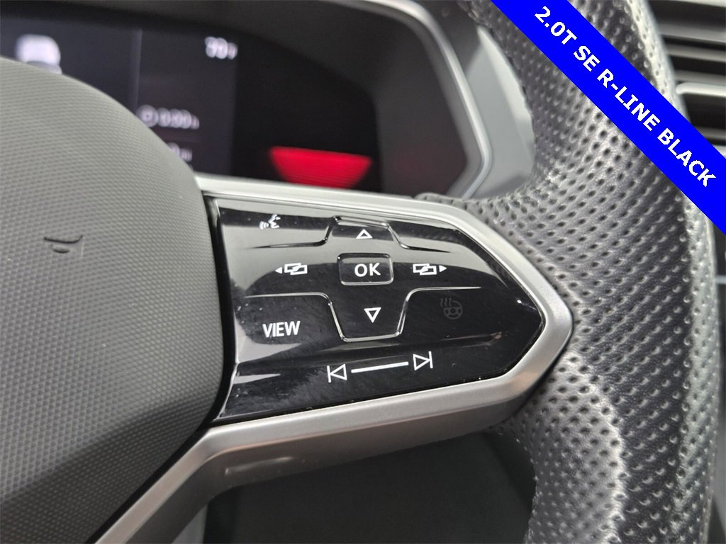 Used 2022 Volkswagen Tiguan SE R-Line image 35