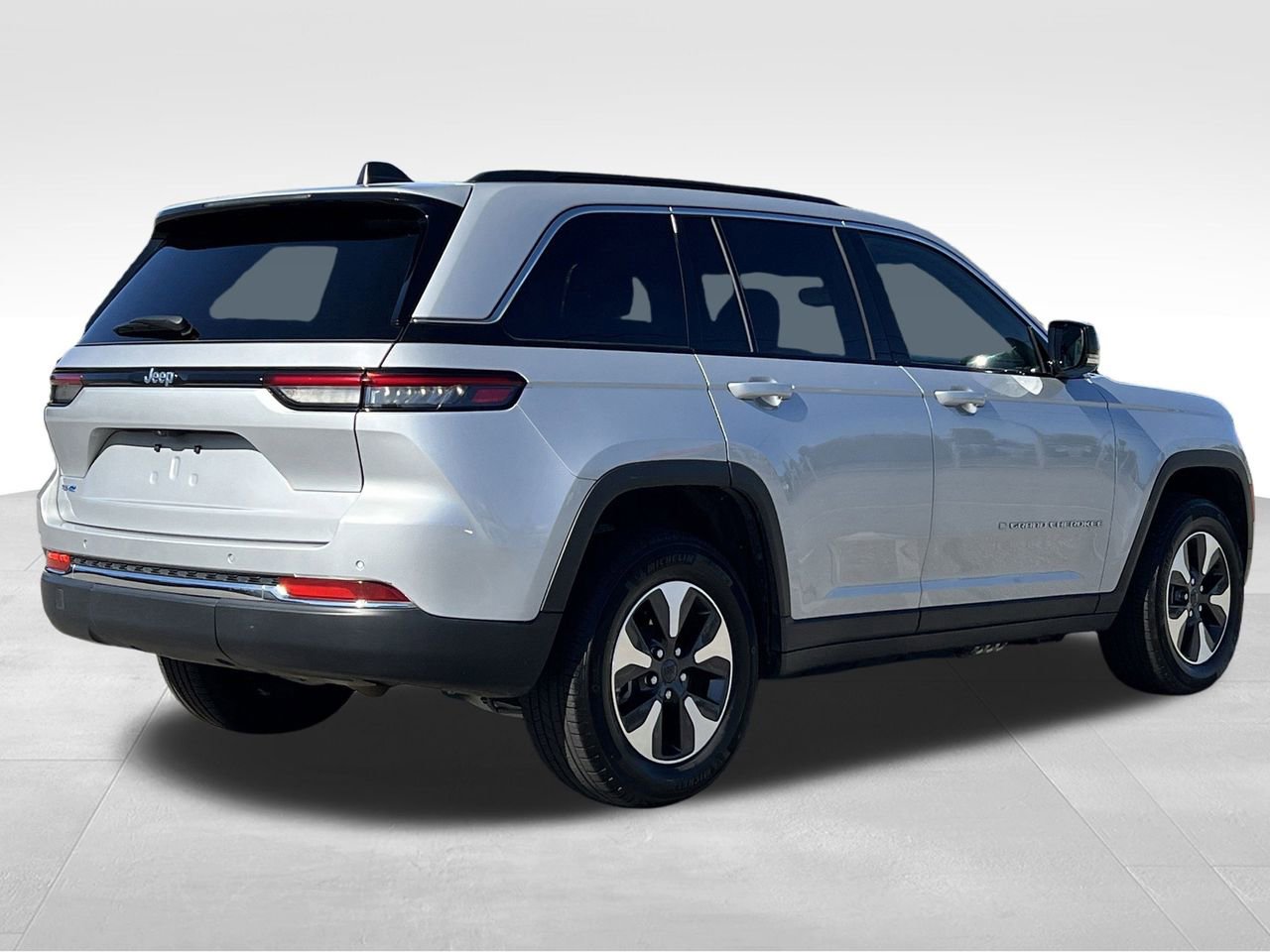 Used 2024 Jeep Grand Cherokee Limited 4xe image 34