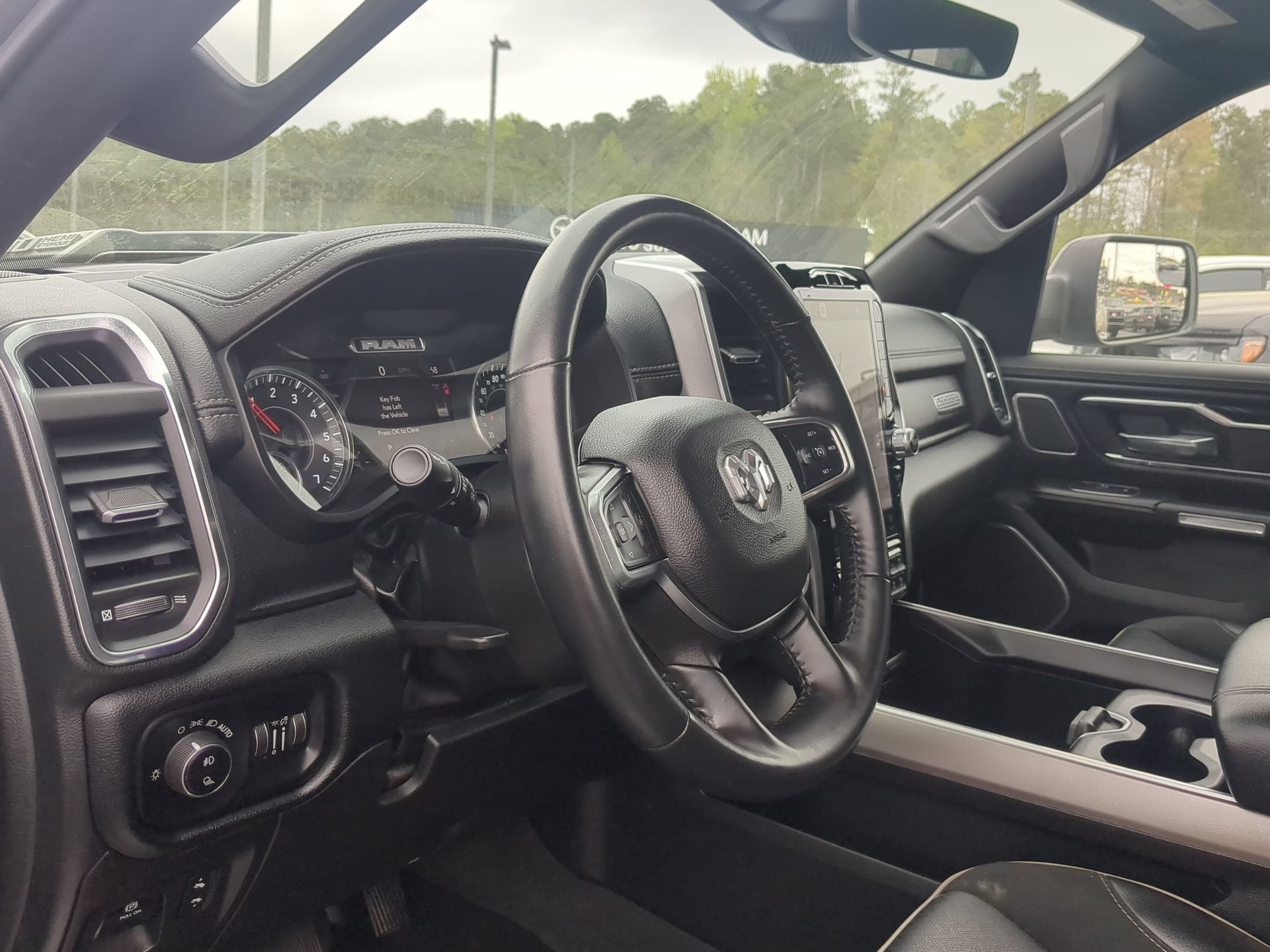 Used 2022 RAM 1500 Laramie AWD/4WD image 13