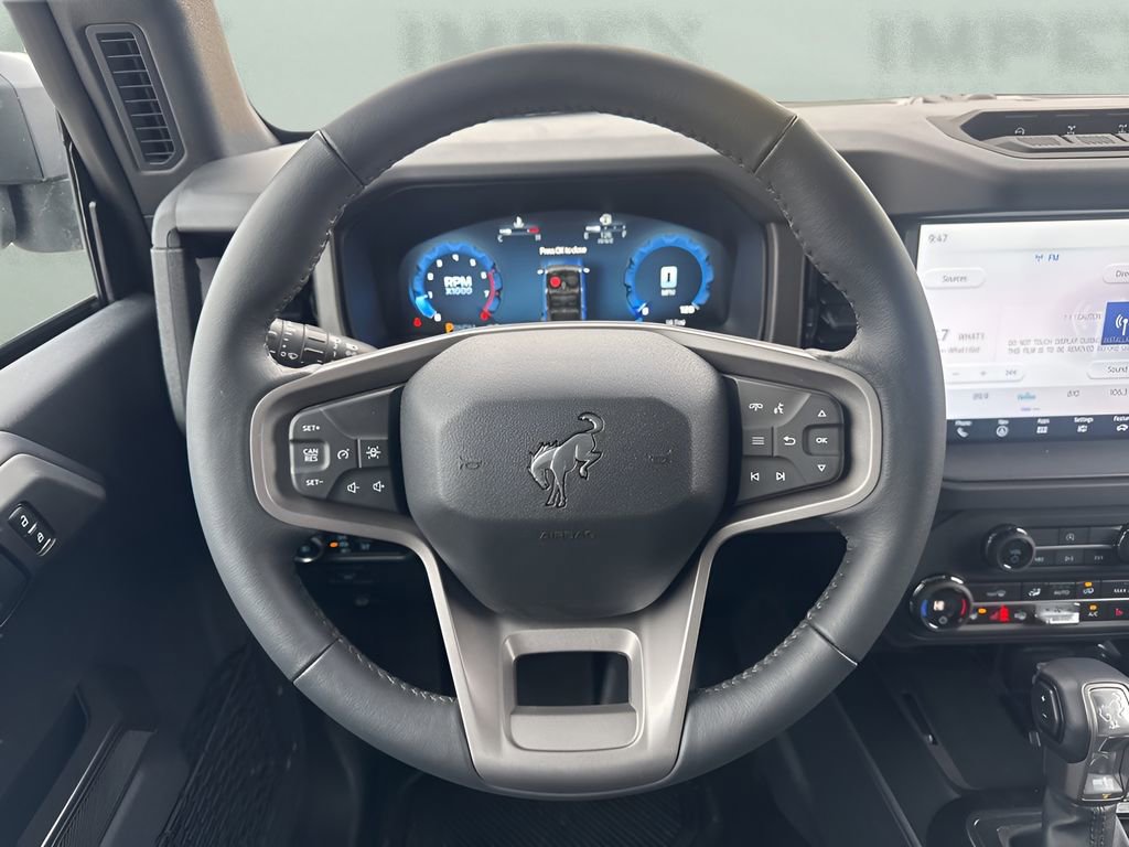 Used 2025 Ford Bronco Badlands image 12