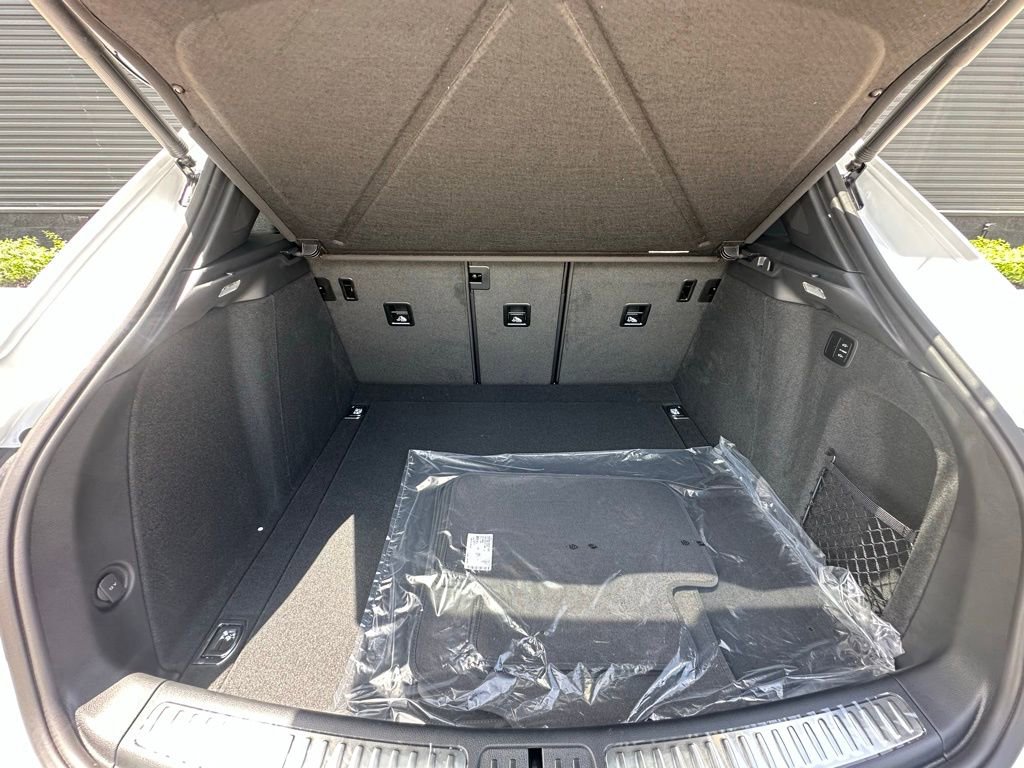 Certified 2025 Porsche Macan S image 35