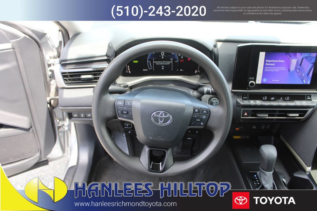 Used 2025 Toyota Camry LE FWD image 14