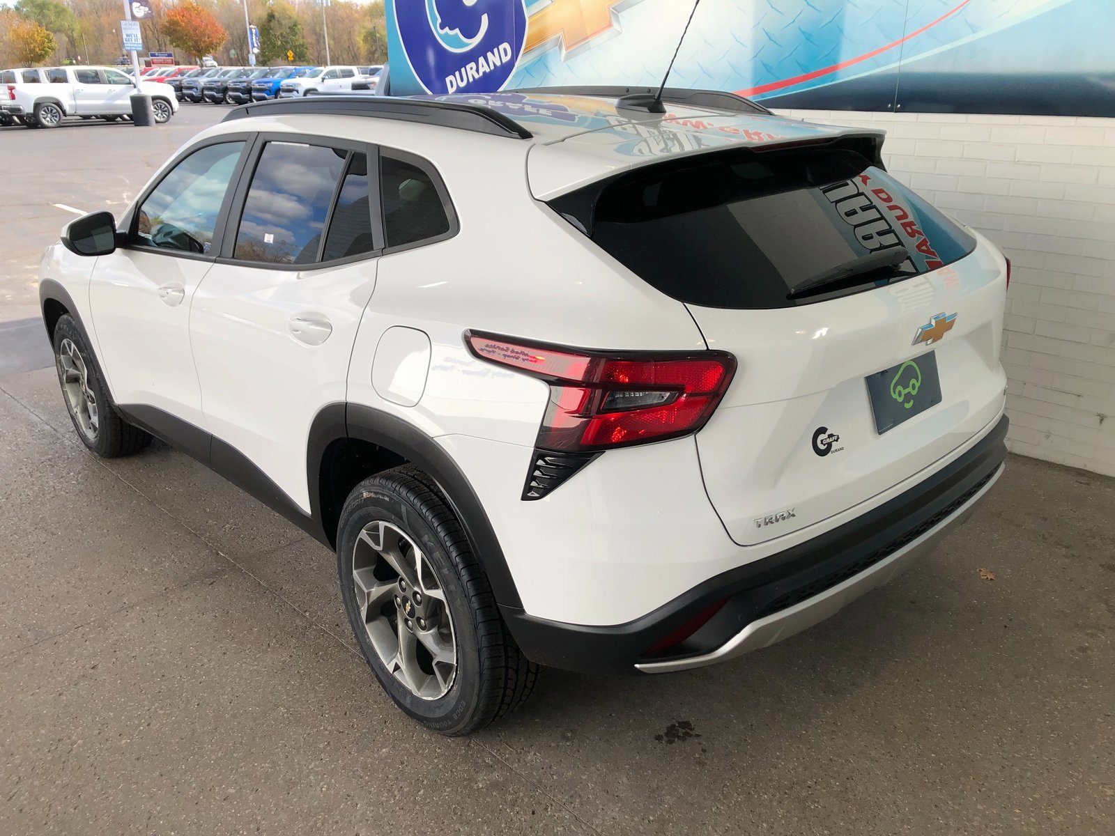 Used 2024 Chevrolet Trax LT w/ Sunroof Package image 6