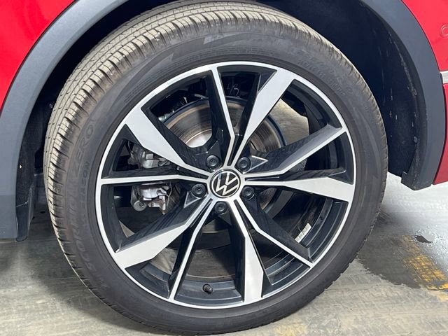 Used 2024 Volkswagen Tiguan SEL R-Line image 45