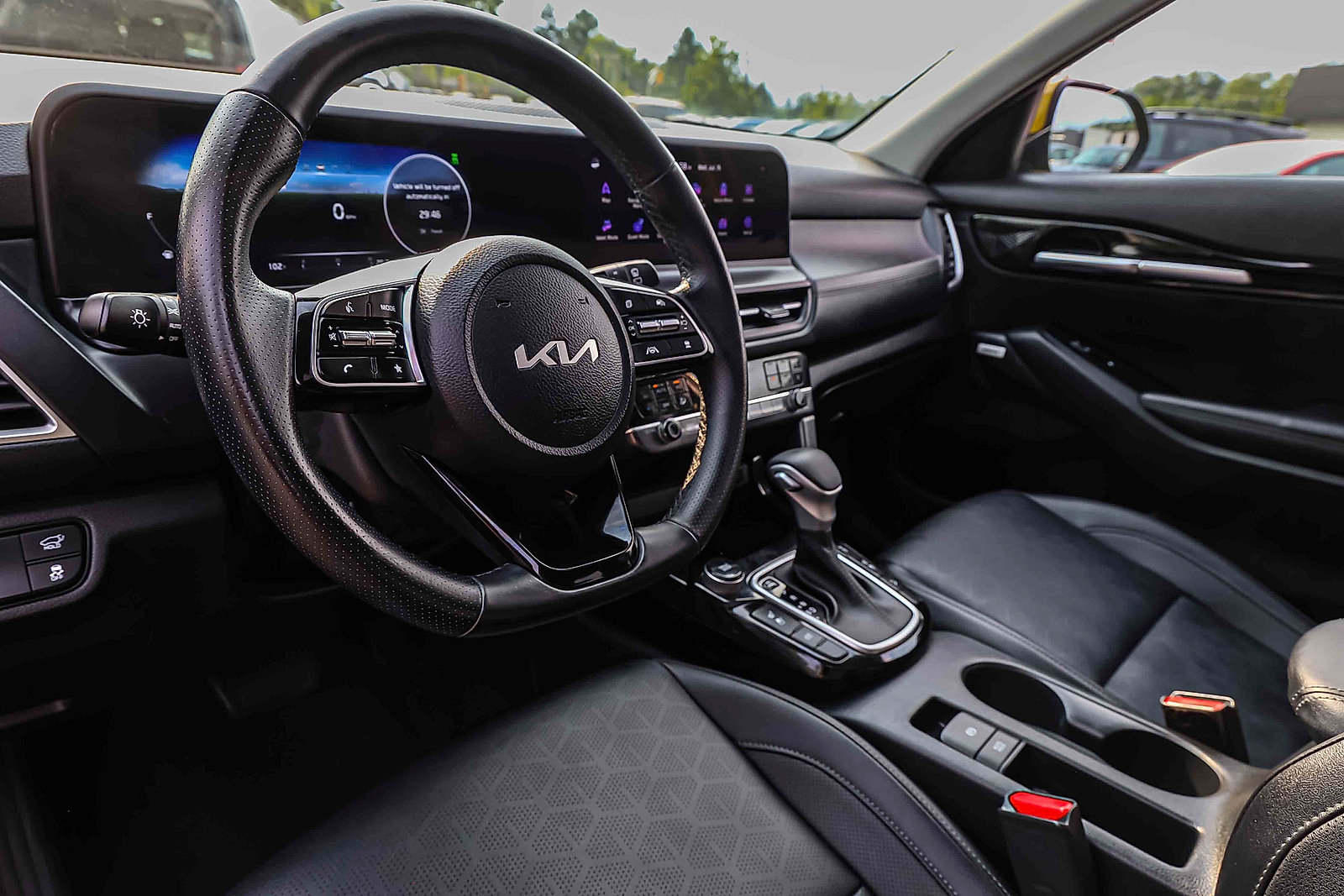 Certified 2024 Kia Seltos SX w/ SX Sunroof Package AWD/4WD image 7