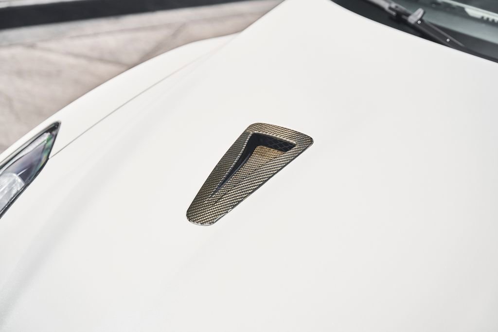 Used 2021 Nissan GT-R Premium image 8