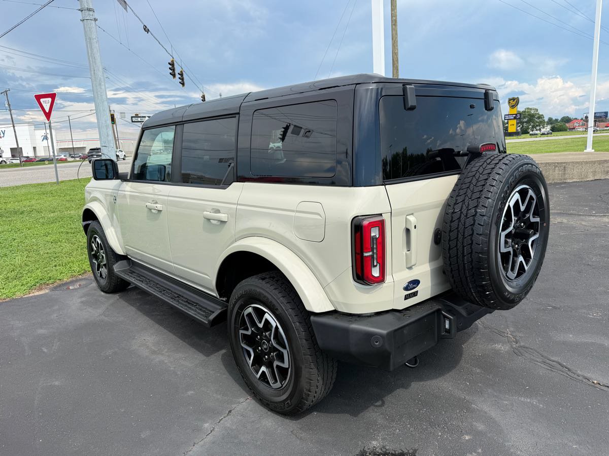 Used 2025 Ford Bronco Outer Banks AWD/4WD image 4