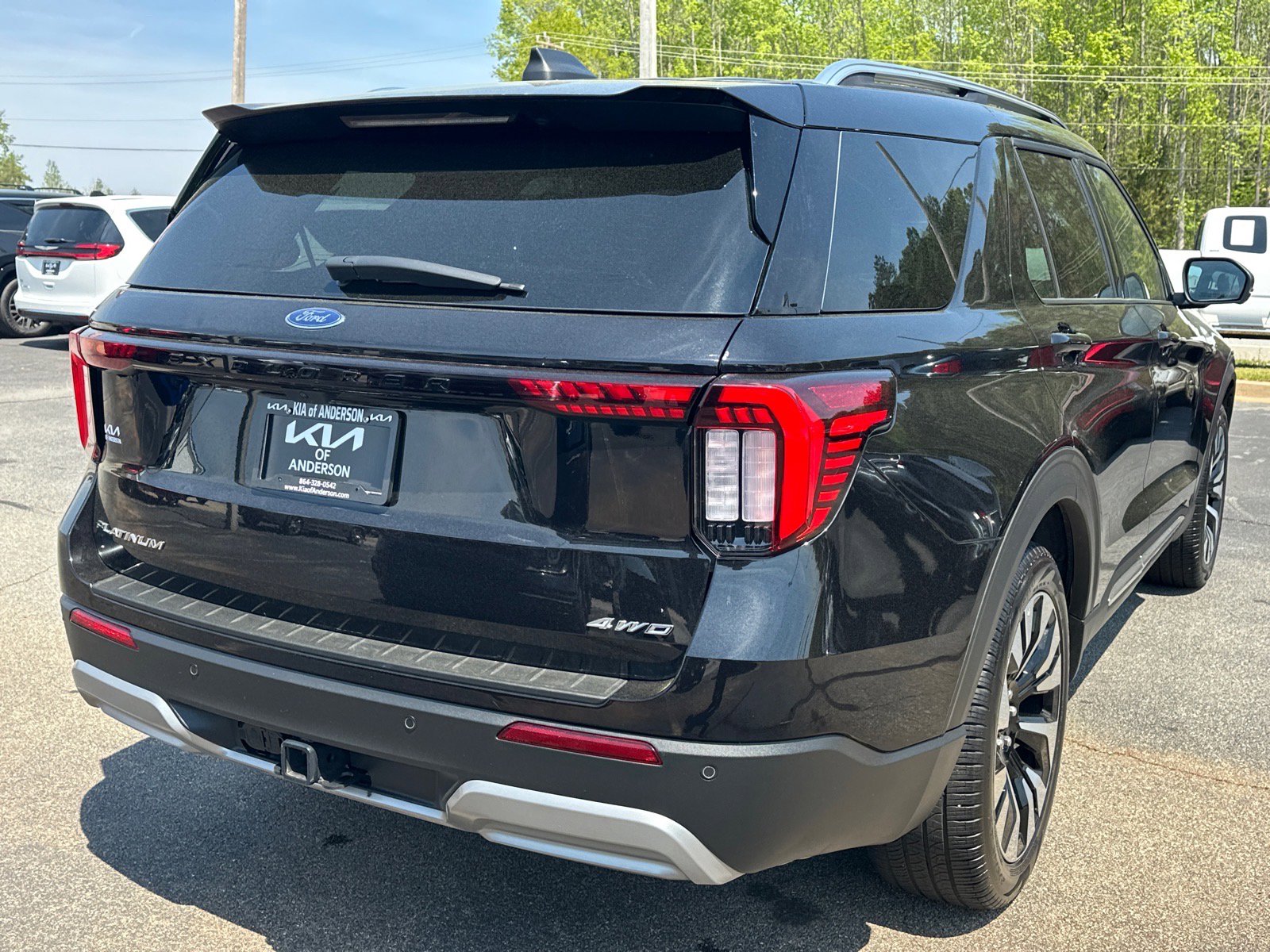 Used 2025 Ford Explorer Platinum w/ LUX Leather Package AWD/4WD image 3