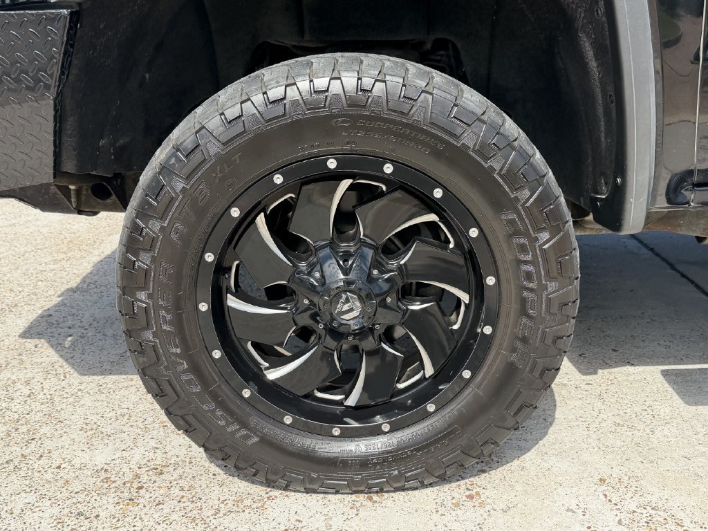 Used 2019 GMC Sierra 2500 Denali w/ Duramax Plus Package AWD/4WD image 9