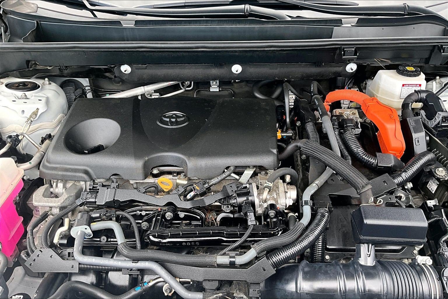 Used 2022 Toyota RAV4 LE AWD/4WD image 10