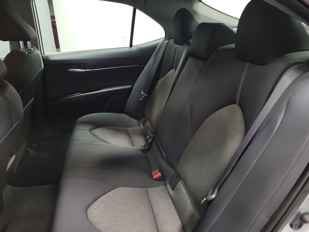 Used 2020 Toyota Camry LE image 18