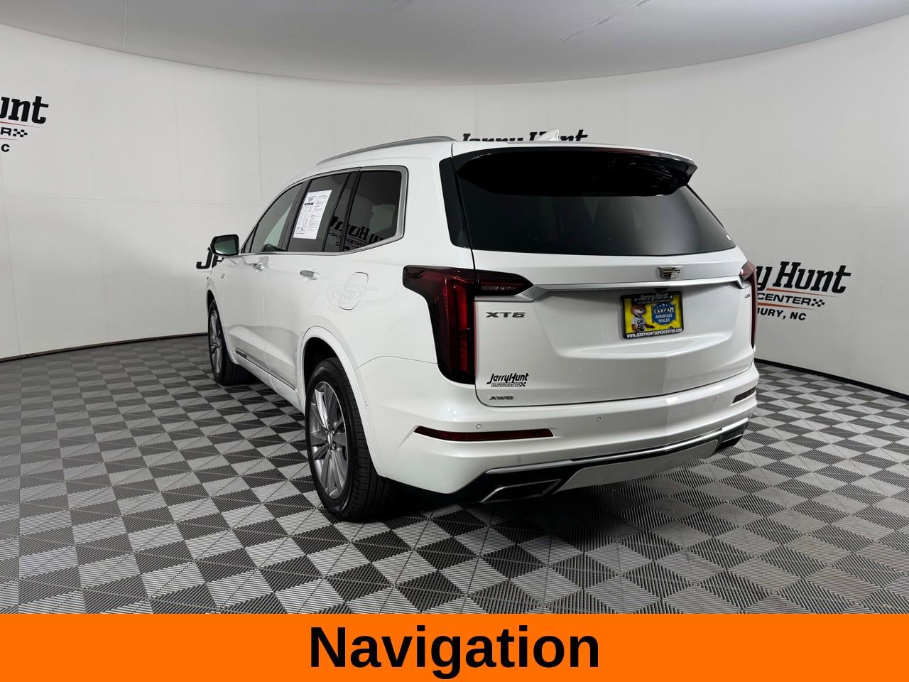 Used 2024 Cadillac XT6 Premium Luxury w/ Technology Package image 9