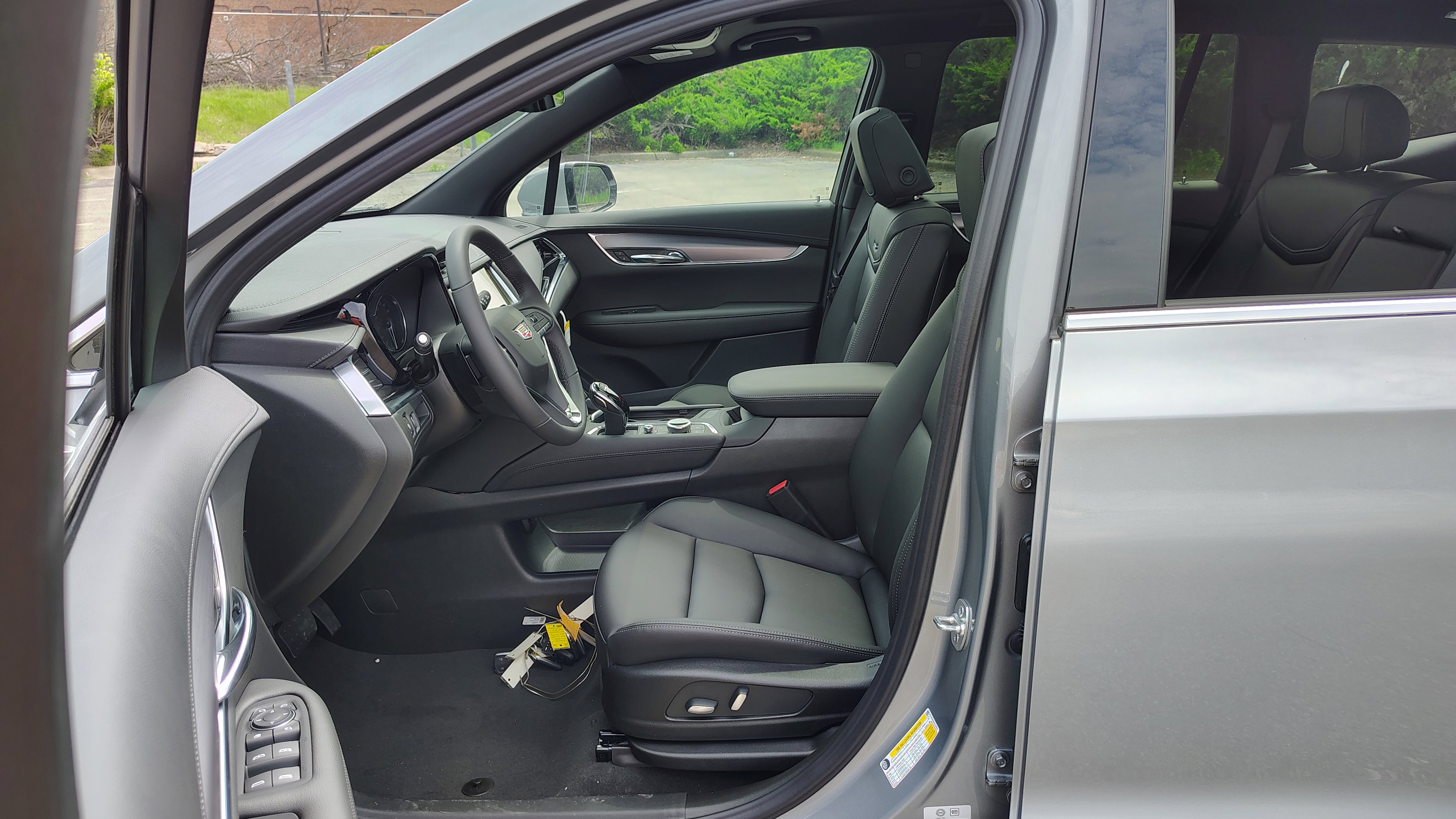 New 2025 Cadillac XT6 Luxury image 9