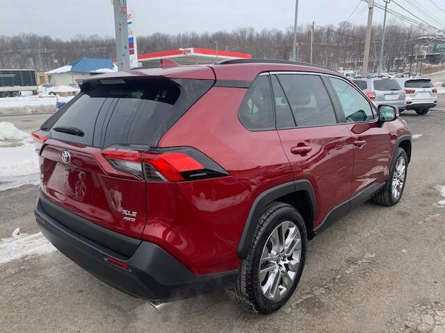 Used 2021 Toyota RAV4 XLE Premium image 7