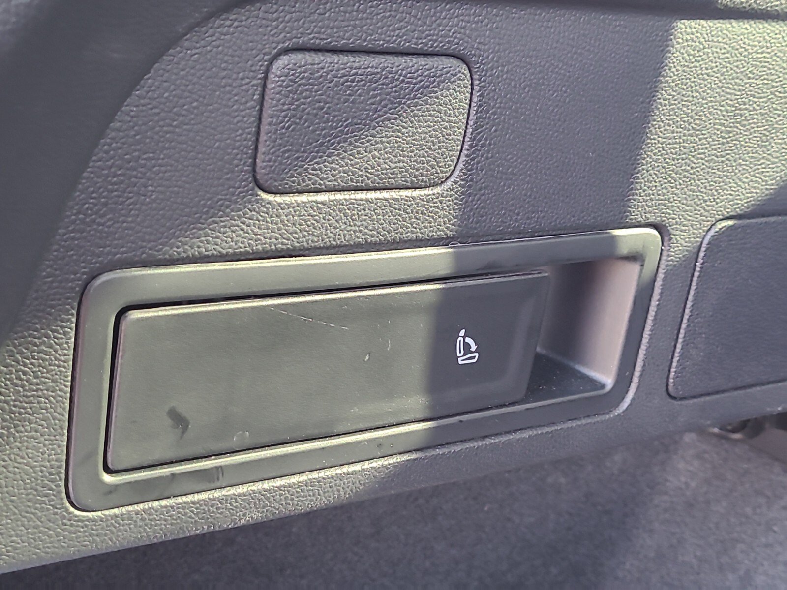 Used 2023 Volkswagen Tiguan SE image 27