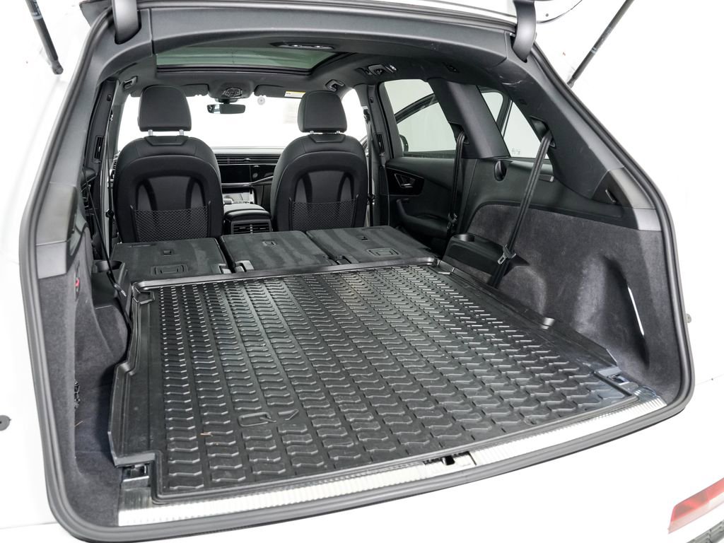 Certified 2025 Audi Q7 3.0T Premium w/ Convenience Package image 27
