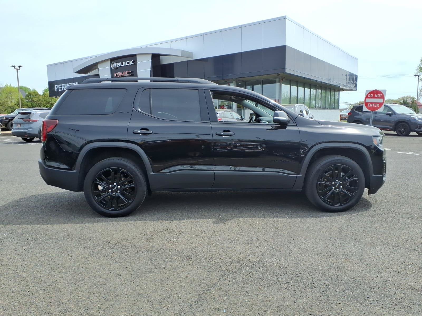 Used 2023 GMC Acadia SLE w/ Driver Convenience Package AWD/4WD image 2