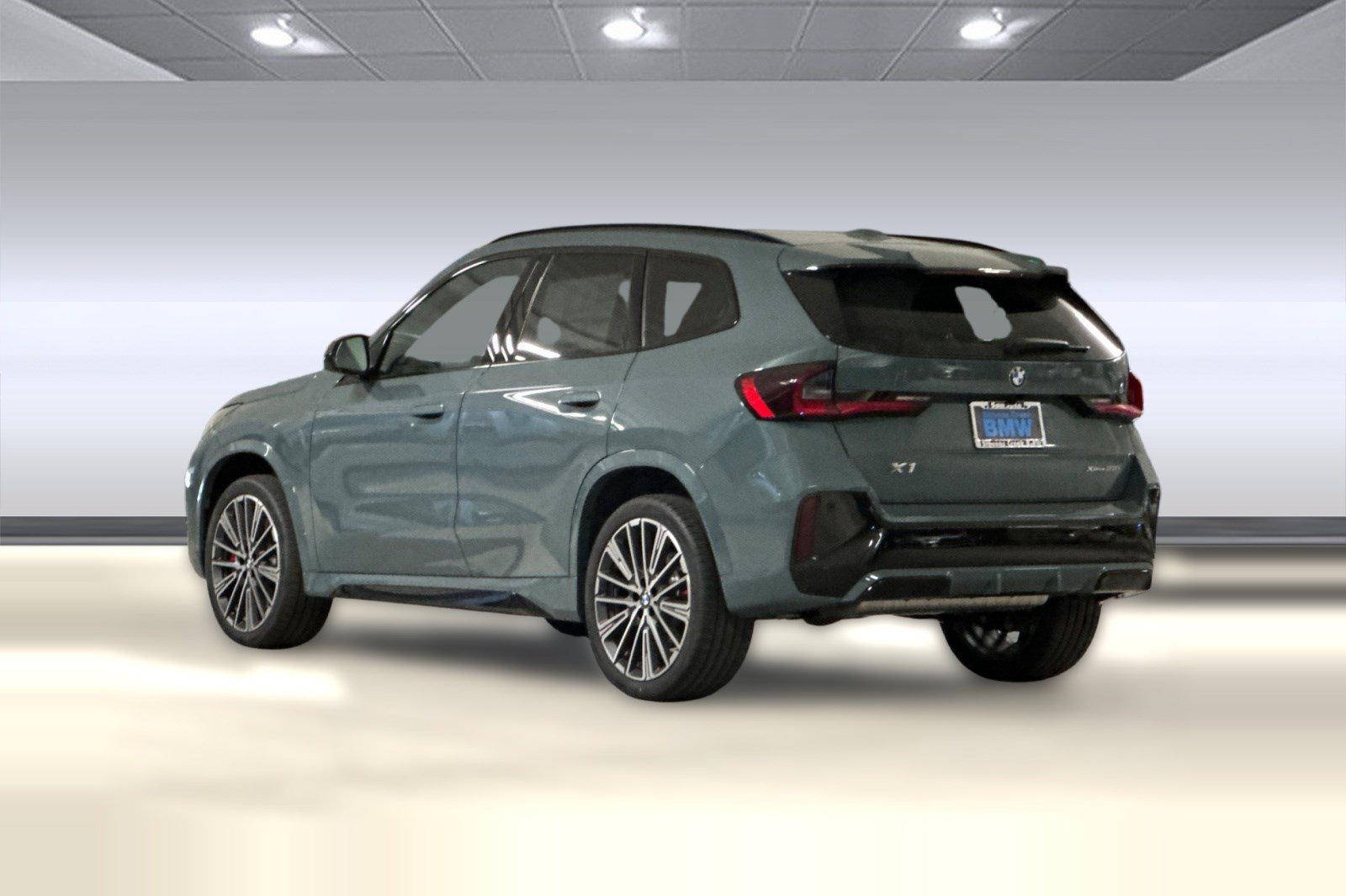 New 2026 BMW X1 xDrive28i w/ Technology Package AWD/4WD image 3