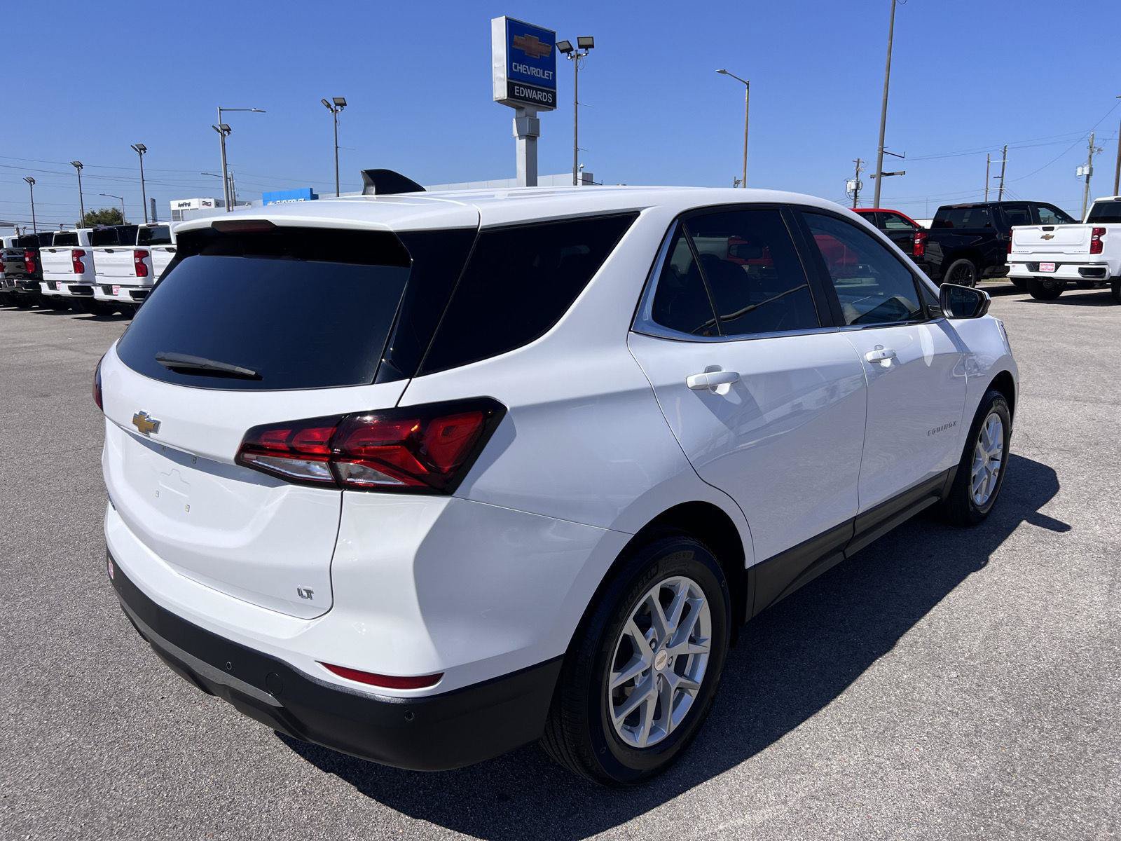 Used 2024 Chevrolet Equinox LT FWD image 7
