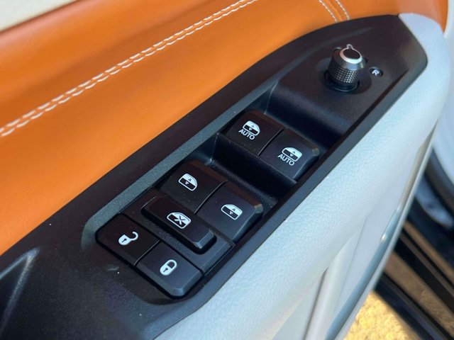 Used 2023 Jeep Compass Limited w/ Elite Group image 17