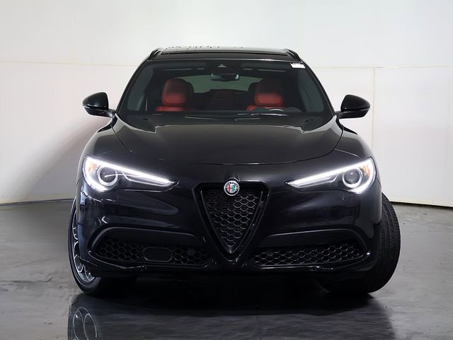 Used 2023 Alfa Romeo Stelvio Veloce AWD/4WD image 9