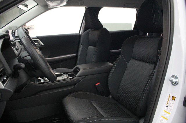 New 2026 Mitsubishi Outlander ES FWD image 7