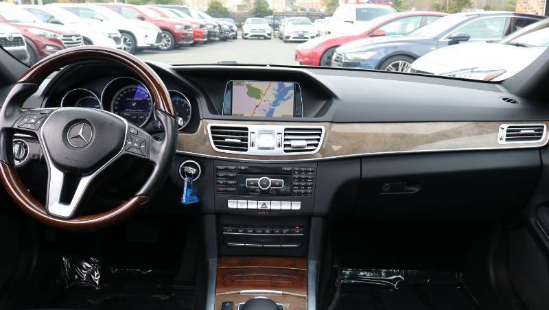 Used 2014 Mercedes-Benz E 350 4MATIC Sedan image 16