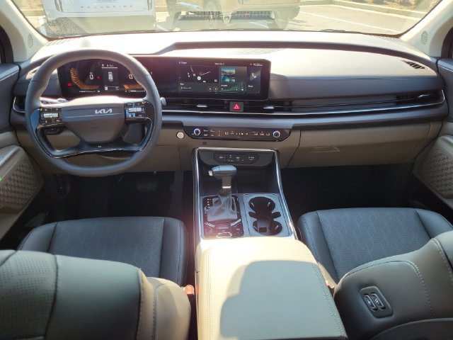 New 2027 Kia Carnival EX FWD image 8