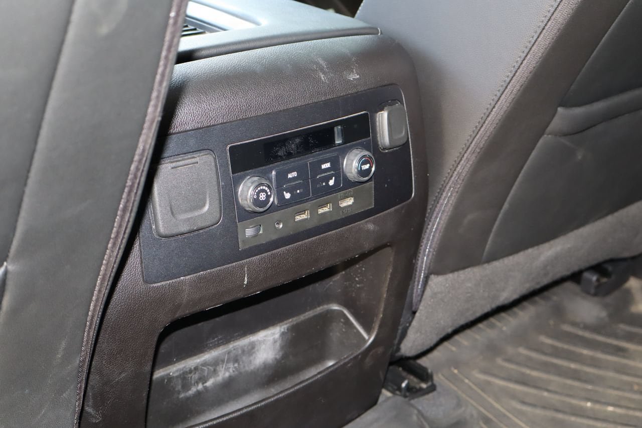 Used 2019 Chevrolet Suburban Premier AWD/4WD image 21