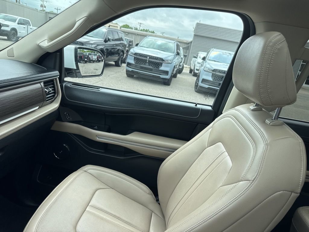 Used 2024 Ford Expedition Limited image 41