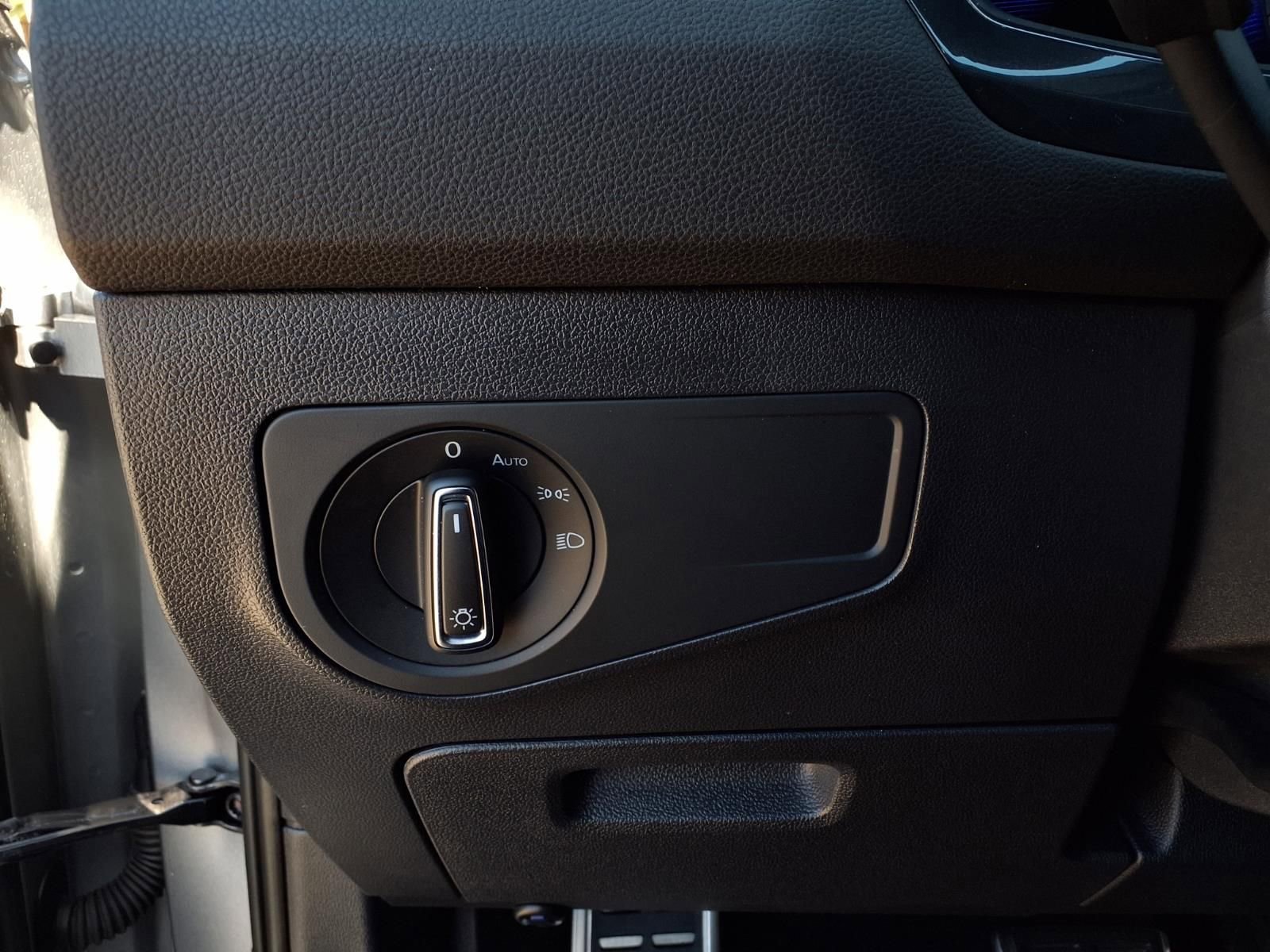 Certified 2023 Volkswagen Tiguan SE R-Line image 15