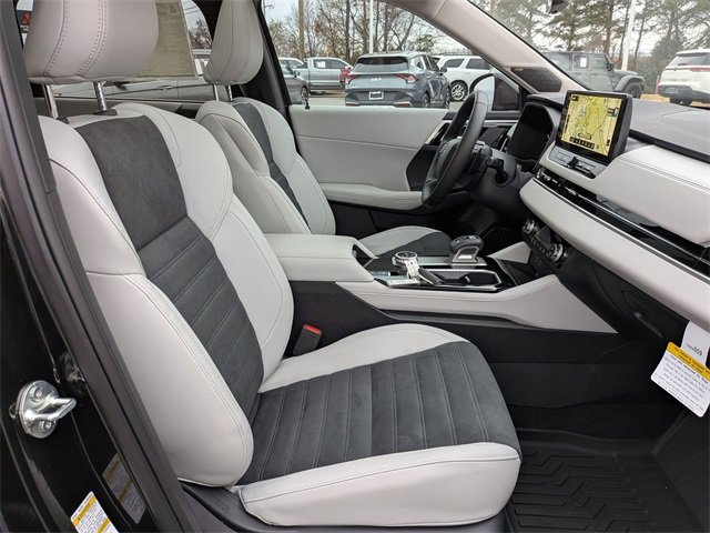 New 2025 Mitsubishi Outlander SE image 36