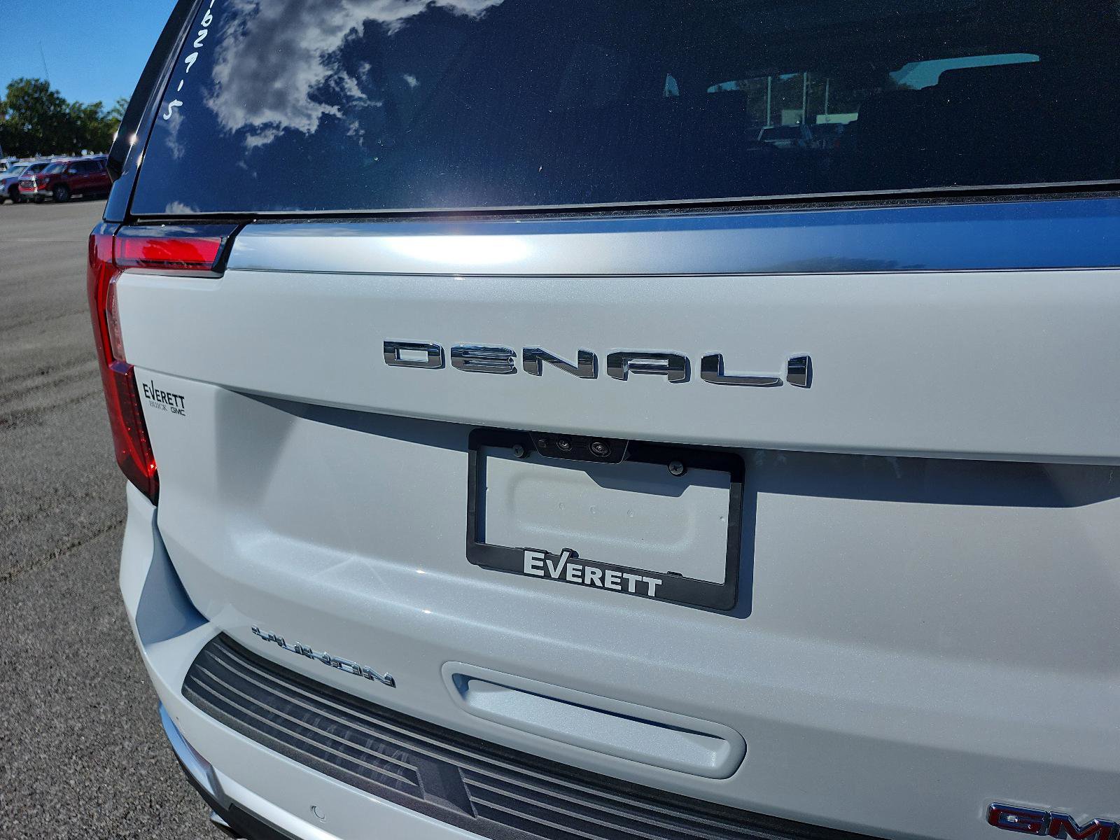 New 2026 GMC Yukon Denali image 4