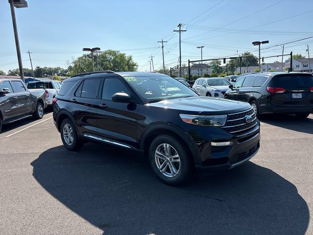 Used 2020 Ford Explorer XLT w/ Equipment Group 202A AWD/4WD image 2