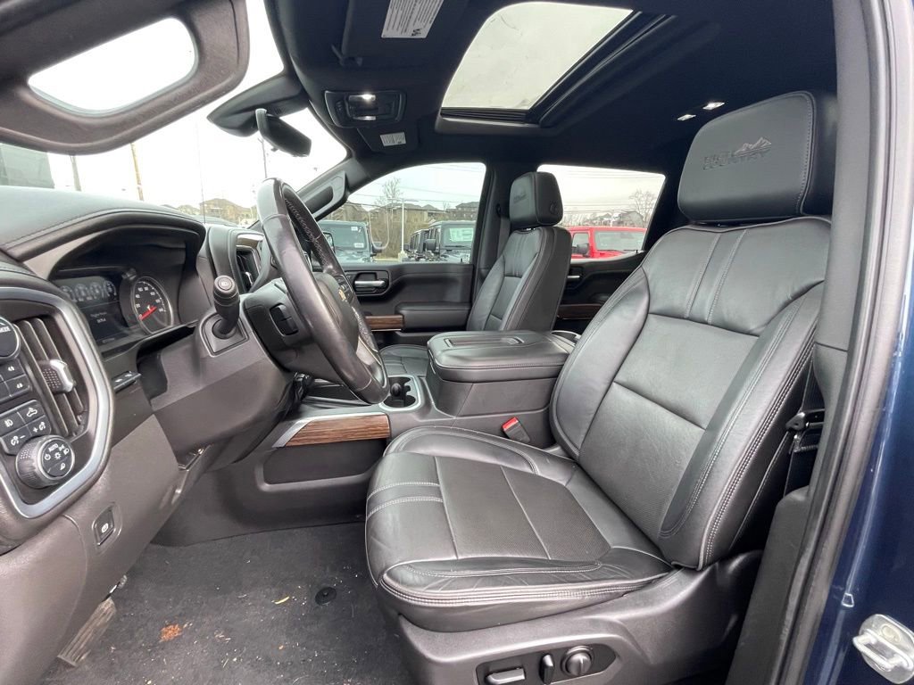 Used 2021 Chevrolet Silverado 1500 High Country w/ Technology Package image 31