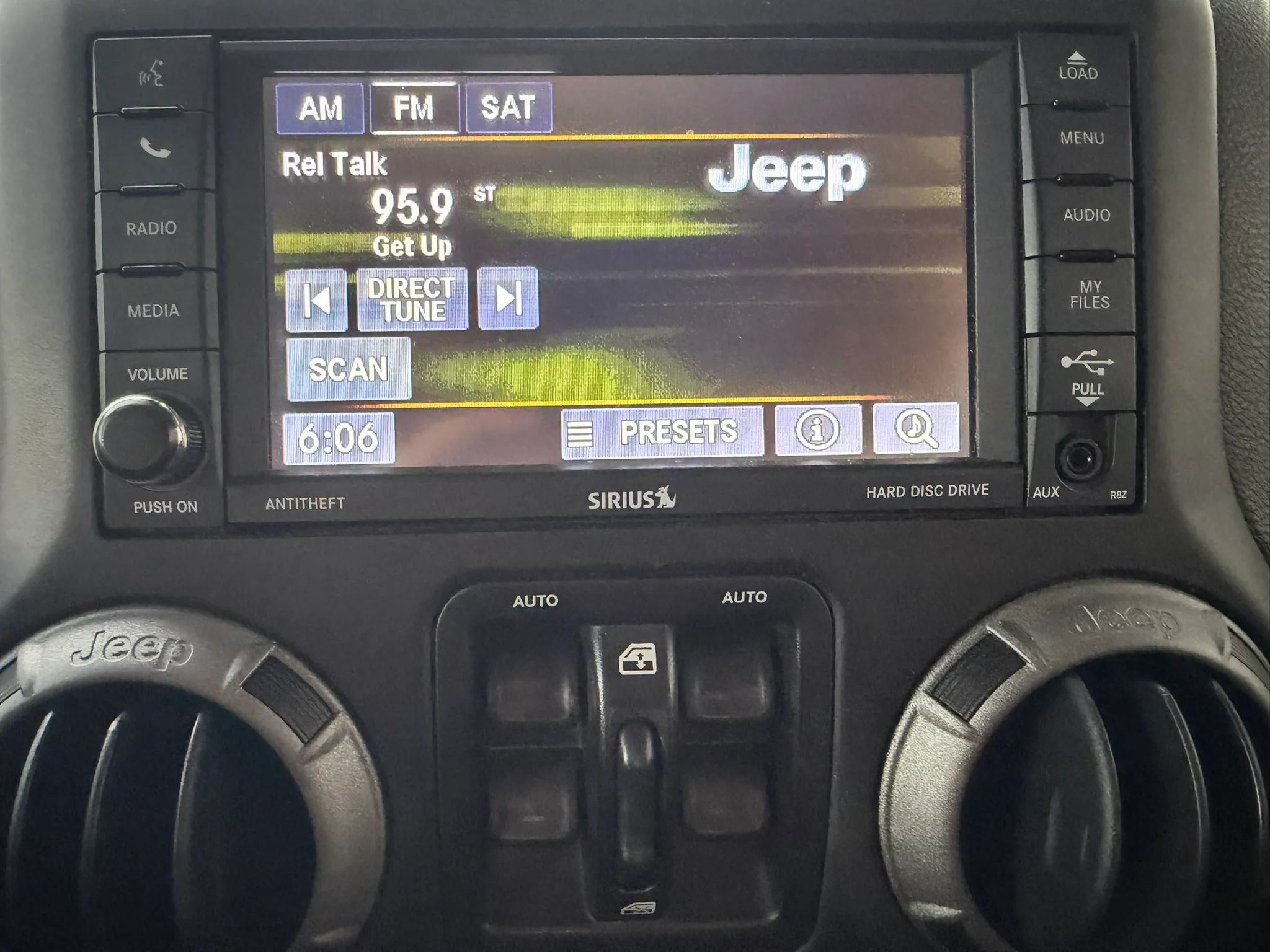 Used 2016 Jeep Wrangler Unlimited Sport w/ Quick Order Package 24S AWD/4WD image 19