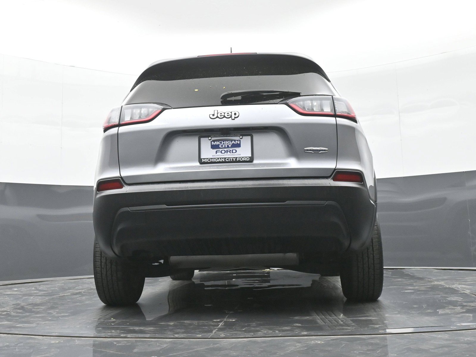 Used 2020 Jeep Cherokee Latitude w/ Cold Weather Group FWD image 38