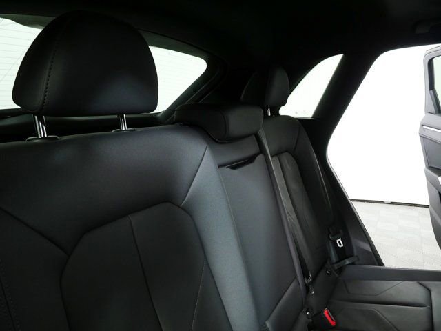 Certified 2025 Audi Q3 2.0T Premium Plus w/ Premium Plus Package AWD/4WD image 22