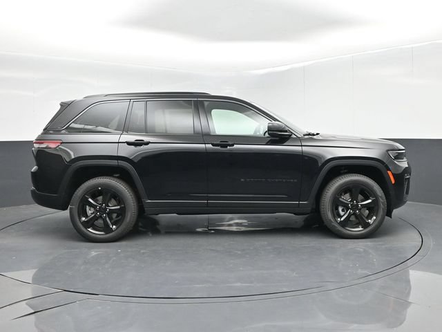 New 2026 Jeep Grand Cherokee Limited w/ Limited Altitude Package RWD image 9